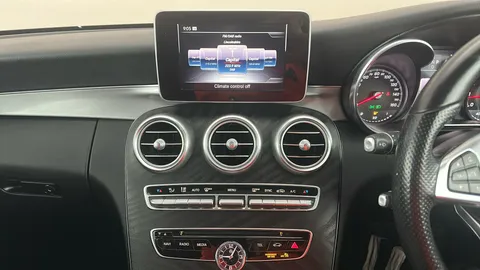 MERCEDES-BENZ C CLASS C200 AMG Line Premium 9G-Tronic