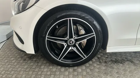 MERCEDES-BENZ C CLASS C200 AMG Line Premium 9G-Tronic