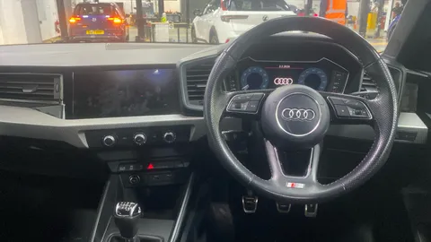 AUDI A1 30 TFSI S Line