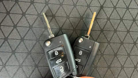 VOLKSWAGEN T-CROSS 1.0 TSI SE