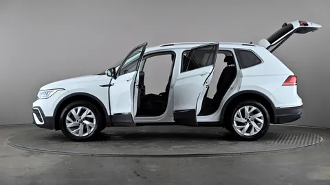 VOLKSWAGEN TIGUAN ALLSPACE 1.5 TSI Life
