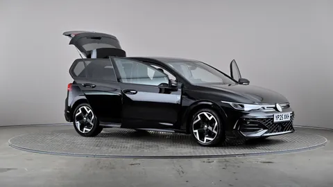 VOLKSWAGEN GOLF 1.5 TSI 150 R-Line