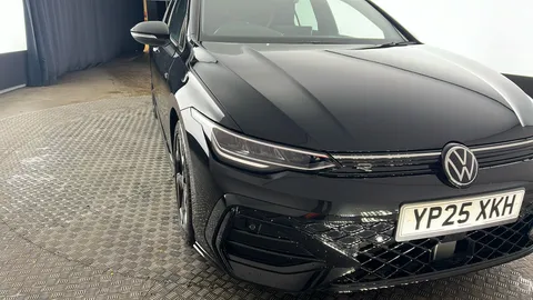 VOLKSWAGEN GOLF 1.5 TSI 150 R-Line