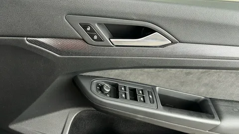 VOLKSWAGEN GOLF 1.5 TSI 150 R-Line