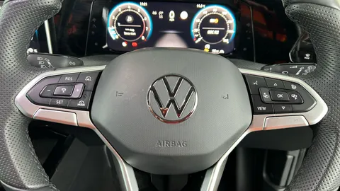 VOLKSWAGEN GOLF 1.5 TSI 150 R-Line