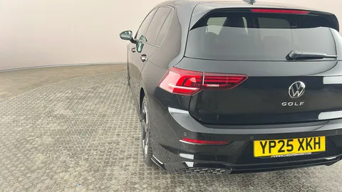 VOLKSWAGEN GOLF 1.5 TSI 150 R-Line