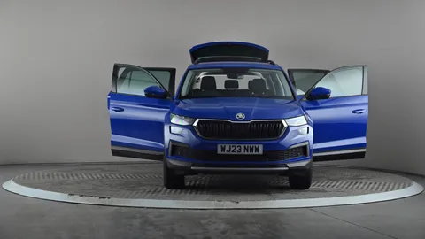 SKODA KODIAQ 1.5 TSI SE Drive DSG [7 Seat]