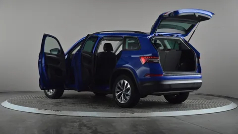 SKODA KODIAQ 1.5 TSI SE Drive DSG [7 Seat]