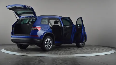 SKODA KODIAQ 1.5 TSI SE Drive DSG [7 Seat]