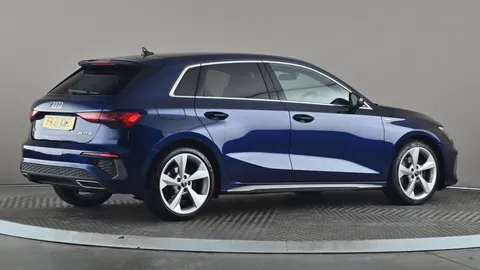 AUDI A3 35 TFSI S Line