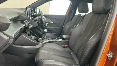 PEUGEOT 2008 1.2 PureTech 130 GT