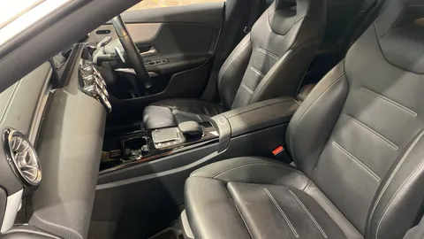 MERCEDES-BENZ CLA CLA 180 AMG Line Premium Tip Auto
