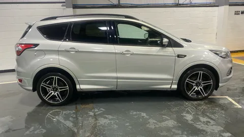 FORD KUGA 2.0 TDCi 180 ST-Line Auto