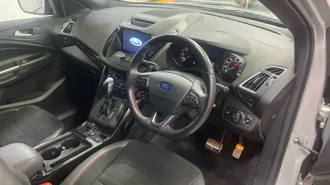 FORD KUGA 2.0 TDCi 180 ST-Line Auto