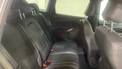 FORD KUGA 2.0 TDCi 180 ST-Line Auto