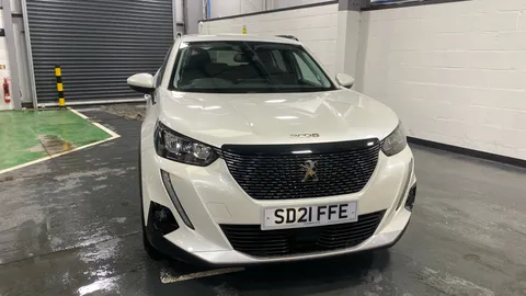 PEUGEOT 2008 1.2 PureTech 130 Allure Premium EAT8