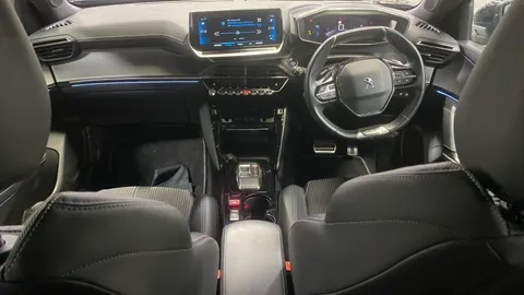 PEUGEOT 2008 1.2 PureTech 130 GT EAT8