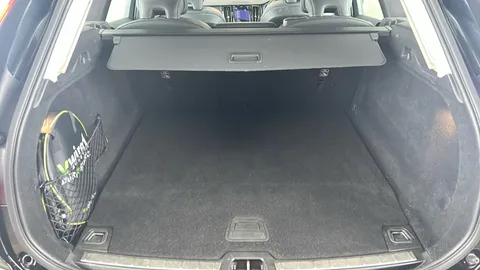 VOLVO XC60 2.0 T6 [350] RC PHEV Plus Dark AWD Geartronic