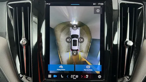 VOLVO XC60 2.0 T6 [350] RC PHEV Plus Dark AWD Geartronic