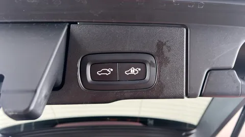 VOLVO XC60 2.0 T6 [350] RC PHEV Plus Dark AWD Geartronic