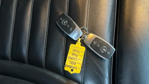 MERCEDES-BENZ C CLASS C200 AMG Line Premium 9G-Tronic