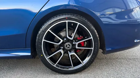 MERCEDES-BENZ C CLASS C200 AMG Line Premium 9G-Tronic