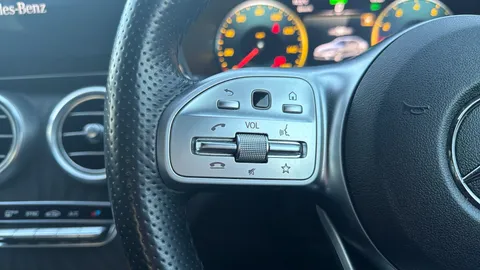 MERCEDES-BENZ C CLASS C200 AMG Line Premium 9G-Tronic