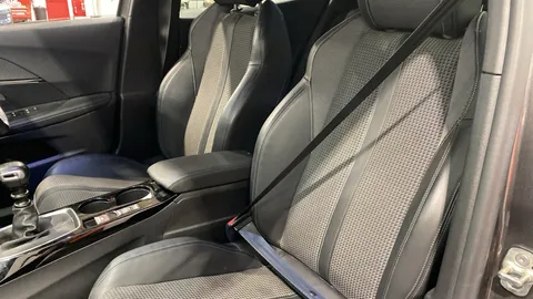 PEUGEOT 2008 1.2 PureTech 130 GT