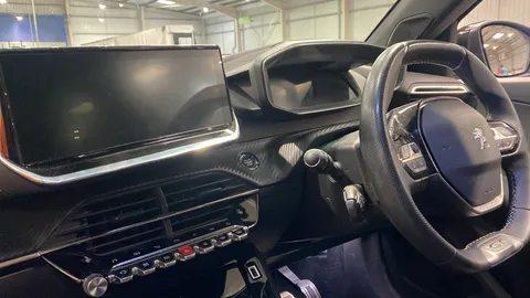 PEUGEOT 2008 1.2 PureTech 130 GT