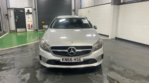 MERCEDES-BENZ A CLASS A180 Sport Auto