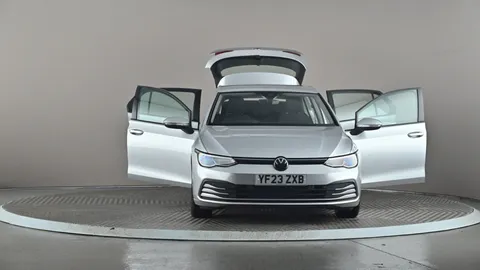 VOLKSWAGEN GOLF 1.5 TSI Life