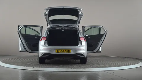 VOLKSWAGEN GOLF 1.5 TSI Life