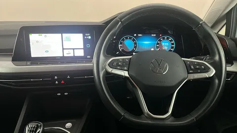 VOLKSWAGEN GOLF 1.5 TSI Life