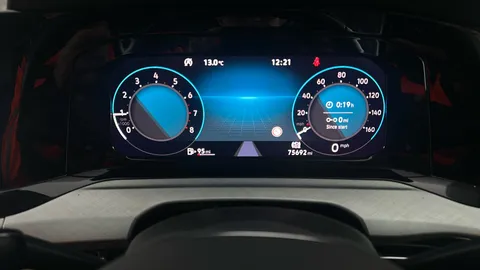 VOLKSWAGEN GOLF 1.5 TSI Life