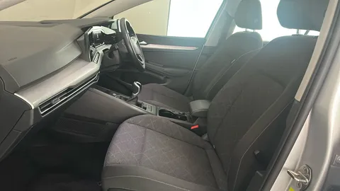 VOLKSWAGEN GOLF 1.5 TSI Life