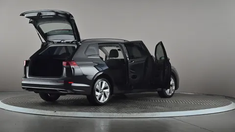 VOLKSWAGEN GOLF 1.5 eTSI Style DSG