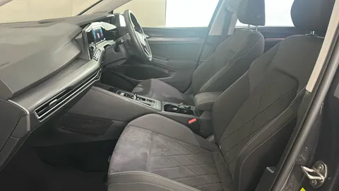 VOLKSWAGEN GOLF 1.5 eTSI Style DSG