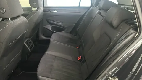 VOLKSWAGEN GOLF 1.5 eTSI Style DSG