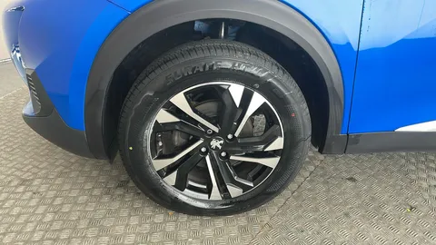 PEUGEOT 2008 1.2 PureTech 130 Allure Premium+ EAT8