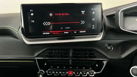 PEUGEOT 2008 1.2 PureTech 130 GT EAT8