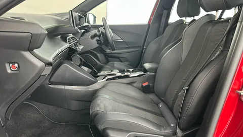 PEUGEOT 2008 1.2 PureTech 130 GT EAT8