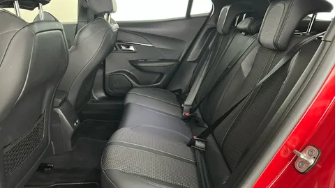 PEUGEOT 2008 1.2 PureTech 130 GT EAT8