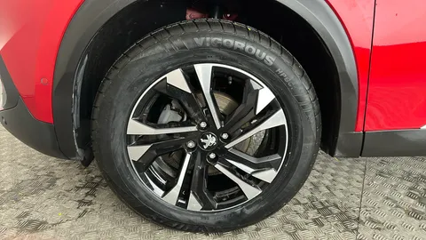 PEUGEOT 2008 1.2 PureTech 130 GT EAT8