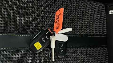 PEUGEOT 2008 1.2 PureTech 130 GT EAT8