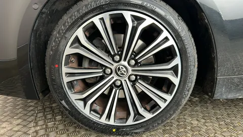 TOYOTA COROLLA 2.0 VVT-i Hybrid Excel CVT