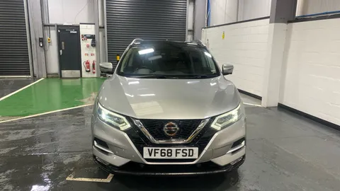 NISSAN QASHQAI 1.3 DiG-T Tekna