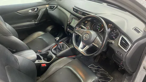 NISSAN QASHQAI 1.3 DiG-T Tekna