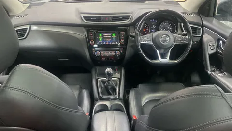 NISSAN QASHQAI 1.3 DiG-T Tekna