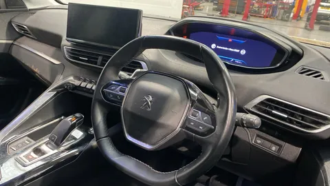 PEUGEOT 3008 1.2 PureTech Allure Premium EAT8