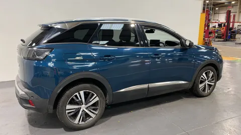 PEUGEOT 3008 1.2 PureTech Allure Premium EAT8